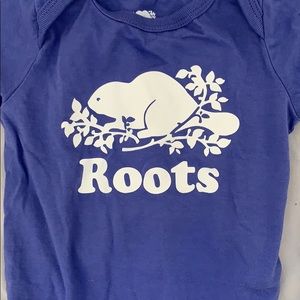 Roots onsie